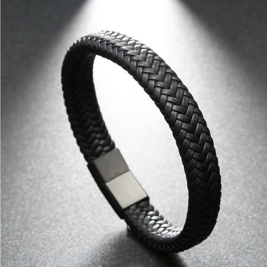 Men’s Braided Leather-Style Bracelet with Magnetic Clasp – Modern & Durable